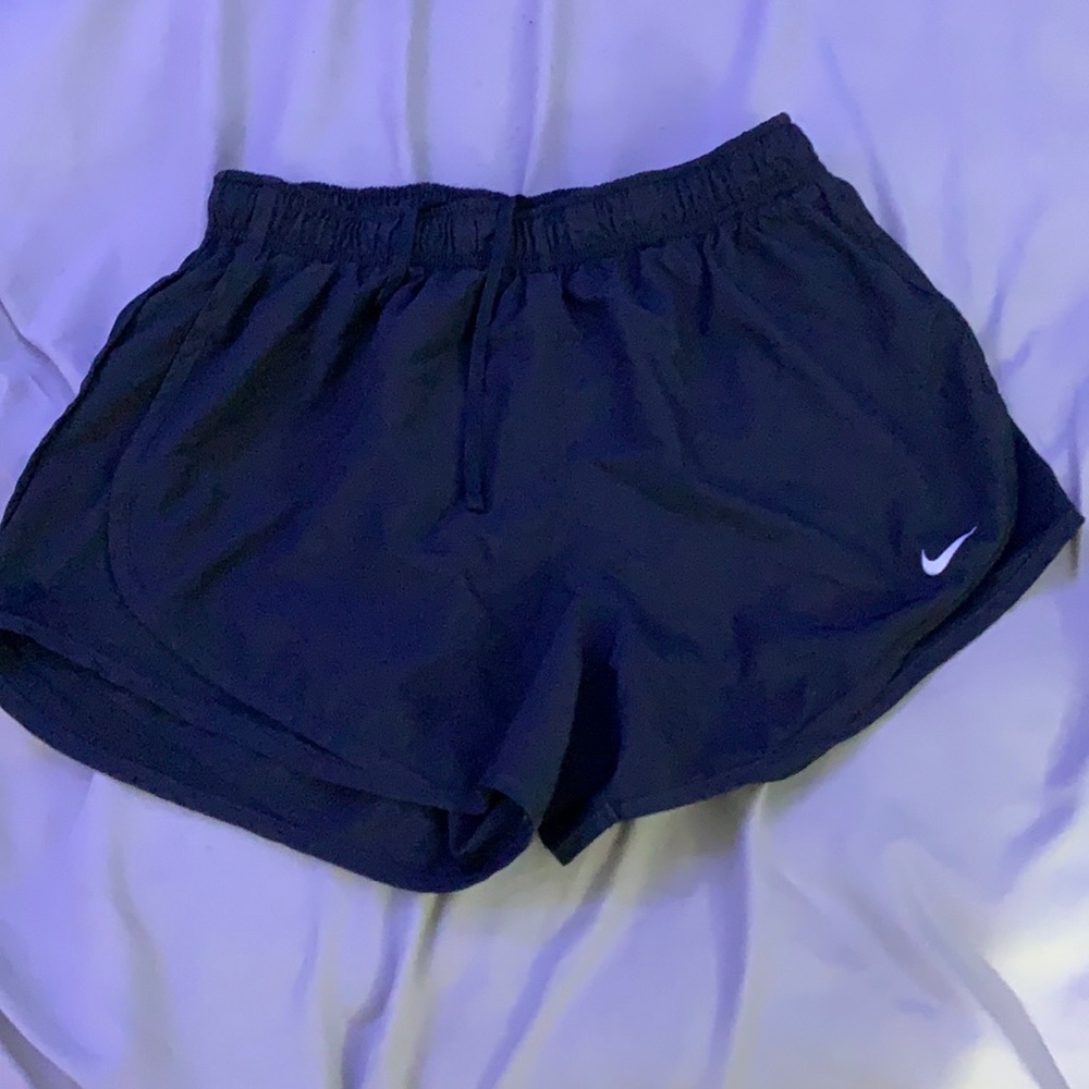 Nike women’s black athletic shorts Size M